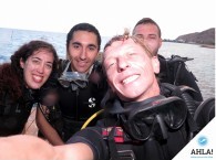 веселая группа дайверов на курсе Open Water_smile group of divers at course OWD 